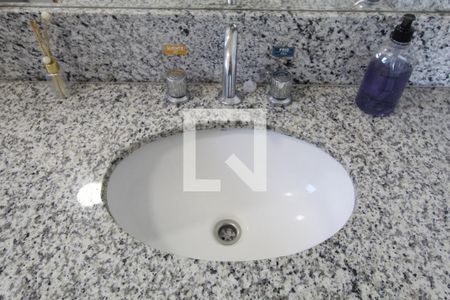 Banheiro de apartamento para alugar com 1 quarto, 52m² em Jacarepaguá, Rio de Janeiro