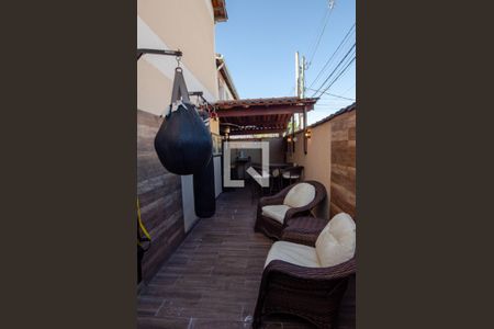 Casa de condomínio à venda com 112m², 3 quartos e 2 vagasÁrea externa