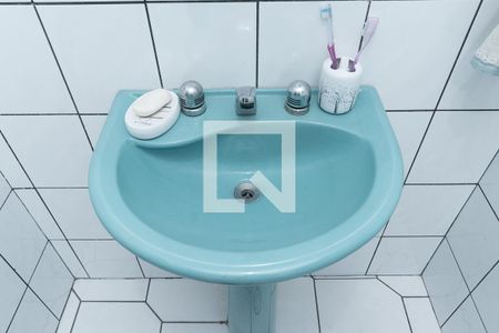 Casa à venda com 300m², 4 quartos e 4 vagas Casa à venda com 300m², 4 quartos e 4 vagasBanheiro 2