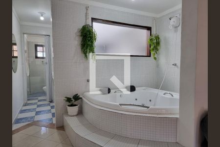 Casa à venda com 300m², 4 quartos e 4 vagas Casa à venda com 300m², 4 quartos e 4 vagasBanheiro da Suíte 1