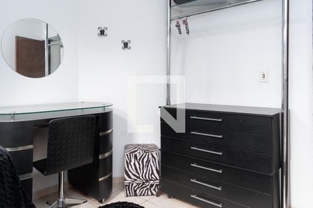 Casa à venda com 300m², 4 quartos e 4 vagas Casa à venda com 300m², 4 quartos e 4 vagasQuarto 2