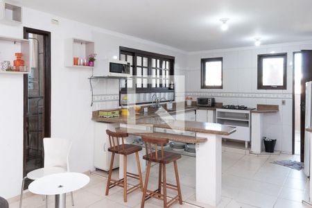 Casa à venda com 300m², 4 quartos e 4 vagas Casa à venda com 300m², 4 quartos e 4 vagasCozinha