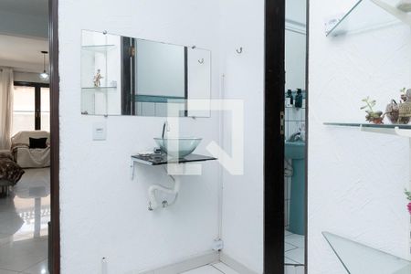 Casa à venda com 300m², 4 quartos e 4 vagas Casa à venda com 300m², 4 quartos e 4 vagasBanheiro 2