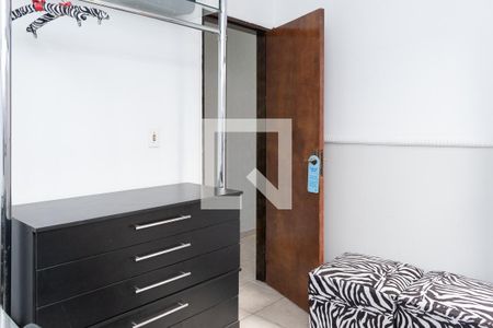 Casa à venda com 300m², 4 quartos e 4 vagas Casa à venda com 300m², 4 quartos e 4 vagasQuarto 2