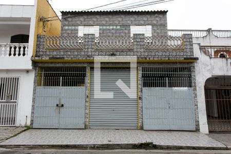 Casa à venda com 335m², 8 quartos e 4 vagasFachada