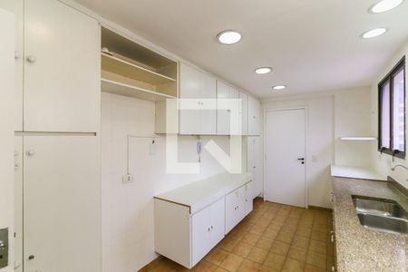 Apartamento à venda com 195m², 4 quartos e 3 vagasCozinha