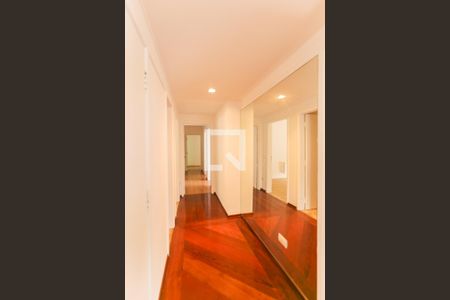 Apartamento à venda com 195m², 4 quartos e 3 vagasCorredor