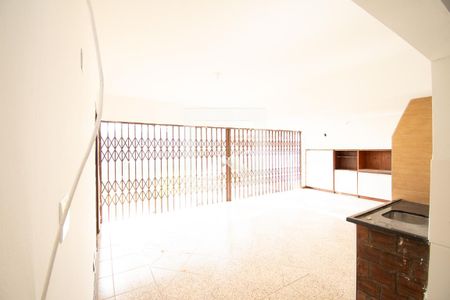 Casa à venda com 670m², 4 quartos e 6 vagas Casa à venda com 670m², 4 quartos e 6 vagasárea da churrasqueira