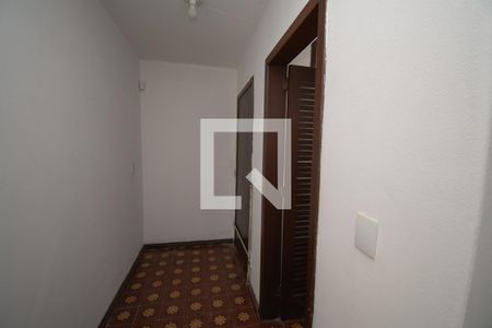 Casa à venda com 670m², 4 quartos e 6 vagas Casa à venda com 670m², 4 quartos e 6 vagascorredor