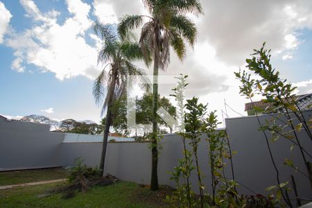 Casa à venda com 670m², 4 quartos e 6 vagas Casa à venda com 670m², 4 quartos e 6 vagaspátio interno