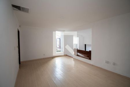 Casa à venda com 670m², 4 quartos e 6 vagas Casa à venda com 670m², 4 quartos e 6 vagassala