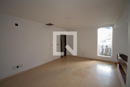 Casa à venda com 670m², 4 quartos e 6 vagas Casa à venda com 670m², 4 quartos e 6 vagassala