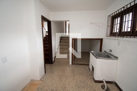 Casa à venda com 670m², 4 quartos e 6 vagas Casa à venda com 670m², 4 quartos e 6 vagaslavanderia
