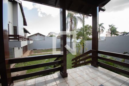 Casa à venda com 670m², 4 quartos e 6 vagas Casa à venda com 670m², 4 quartos e 6 vagasvaranda