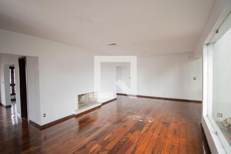 Casa à venda com 670m², 4 quartos e 6 vagas