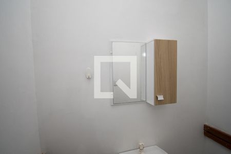 Casa à venda com 670m², 4 quartos e 6 vagas Casa à venda com 670m², 4 quartos e 6 vagasbanheiro