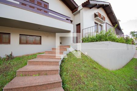 Casa à venda com 670m², 4 quartos e 6 vagas Casa à venda com 670m², 4 quartos e 6 vagasentrada