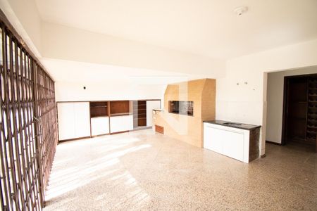 Casa à venda com 670m², 4 quartos e 6 vagas Casa à venda com 670m², 4 quartos e 6 vagasárea da churrasqueira