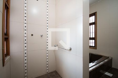 Casa à venda com 670m², 4 quartos e 6 vagas Casa à venda com 670m², 4 quartos e 6 vagasBanheiro