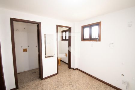 Casa à venda com 670m², 4 quartos e 6 vagas Casa à venda com 670m², 4 quartos e 6 vagasbanheiro