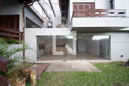 Casa à venda com 670m², 4 quartos e 6 vagas Casa à venda com 670m², 4 quartos e 6 vagaspátio interno