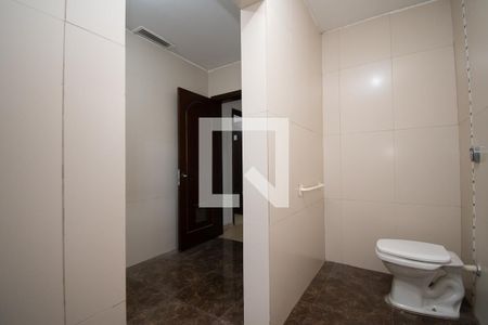Casa à venda com 670m², 4 quartos e 6 vagas Casa à venda com 670m², 4 quartos e 6 vagasBanheiro