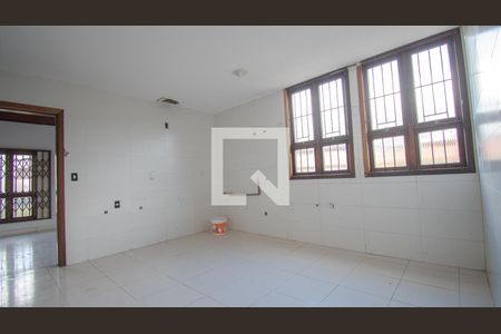 Casa à venda com 670m², 4 quartos e 6 vagas Casa à venda com 670m², 4 quartos e 6 vagascozinha