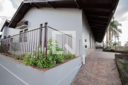 Casa à venda com 670m², 4 quartos e 6 vagas Casa à venda com 670m², 4 quartos e 6 vagasvista diagonal