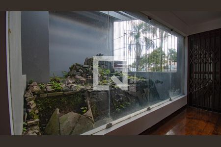 Casa à venda com 670m², 4 quartos e 6 vagas Casa à venda com 670m², 4 quartos e 6 vagassala (fonte)