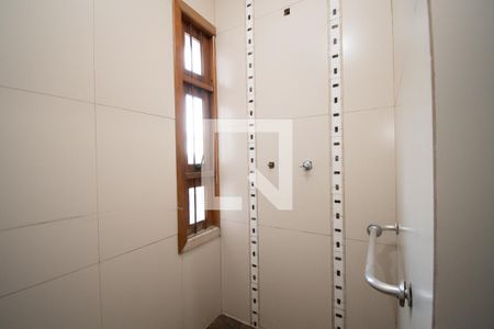 Casa à venda com 670m², 4 quartos e 6 vagas Casa à venda com 670m², 4 quartos e 6 vagasBanheiro