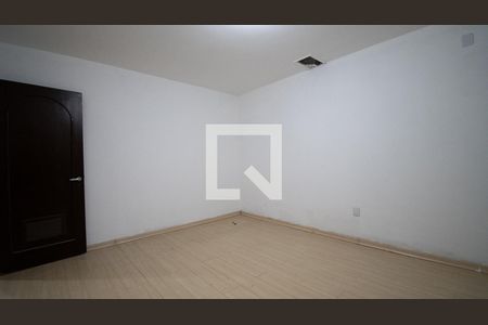 Casa à venda com 670m², 4 quartos e 6 vagas Casa à venda com 670m², 4 quartos e 6 vagasquarto 2