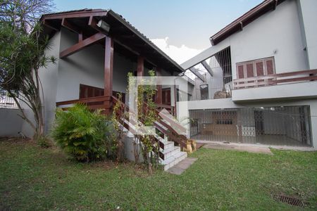 Casa à venda com 670m², 4 quartos e 6 vagas Casa à venda com 670m², 4 quartos e 6 vagaspátio interno