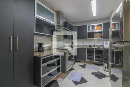 Apartamento à venda com 260m², 3 quartos e 2 vagasCozinha