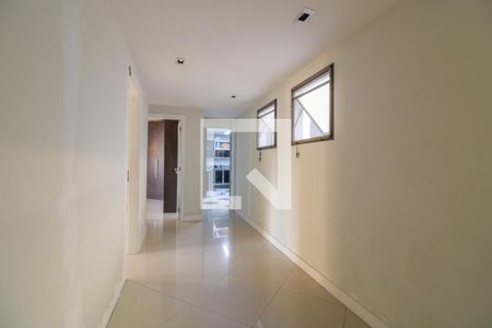Apartamento à venda com 260m², 3 quartos e 2 vagasCorredor