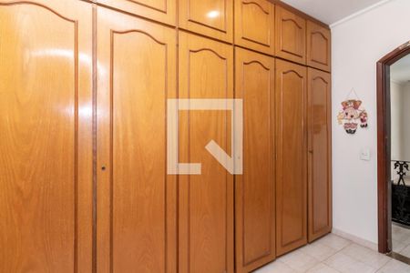 Casa à venda com 226m², 4 quartos e 2 vagasSuíte 2