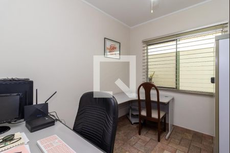 Casa à venda com 226m², 4 quartos e 2 vagasQuarto 4