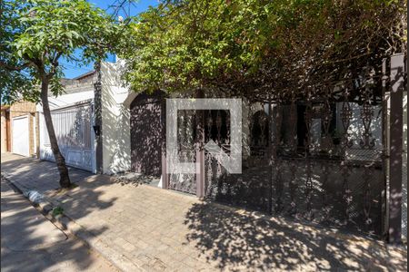 Casa à venda com 226m², 4 quartos e 2 vagasFachada