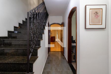 Casa à venda com 226m², 4 quartos e 2 vagasCorredor