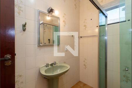 Casa à venda com 226m², 4 quartos e 2 vagasBanheiro da Suíte 2