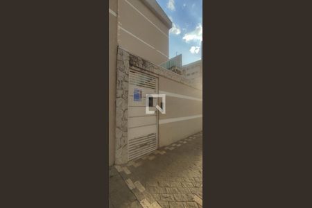 Casa de condomínio à venda com 74m², 2 quartos e 1 vagaPlaca na Fachada