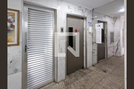 Apartamento à venda com 60m², 2 quartos e 1 vaga Apartamento à venda com 60m², 2 quartos e 1 vagaFachada e portaria