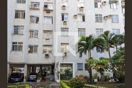 Apartamento à venda com 60m², 2 quartos e 1 vaga Apartamento à venda com 60m², 2 quartos e 1 vagaFachada e portaria