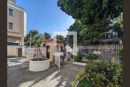 Fachada e portaria de apartamento à venda com 2 quartos, 60m² em Vila Isabel, Rio de Janeiro