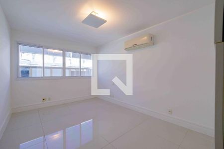 Apartamento à venda com 322m², 3 quartos e 4 vagasSuíte 1