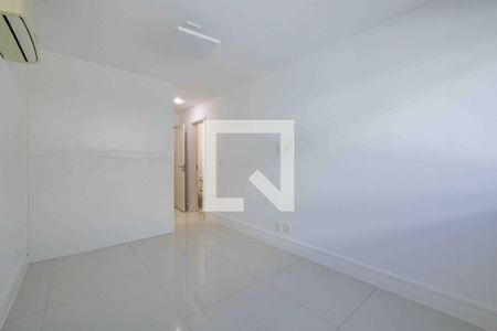 Apartamento à venda com 322m², 3 quartos e 4 vagasSuíte 3