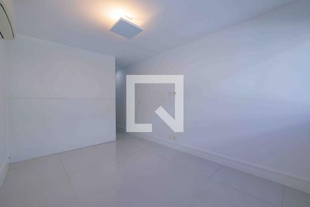 Apartamento à venda com 322m², 3 quartos e 4 vagasSuíte 1