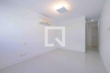 Apartamento à venda com 322m², 3 quartos e 4 vagasSuíte 1