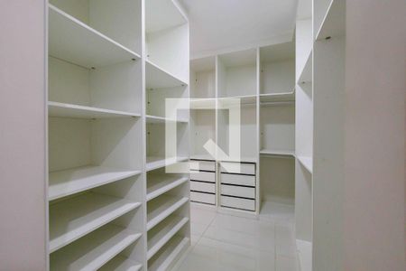 Apartamento à venda com 322m², 3 quartos e 4 vagasSuíte 1 Closet