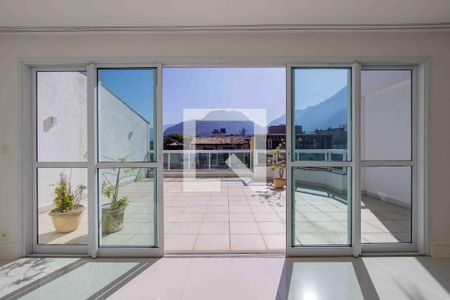 Apartamento à venda com 322m², 3 quartos e 4 vagasVaranda