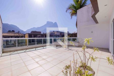 Apartamento à venda com 322m², 3 quartos e 4 vagasVaranda